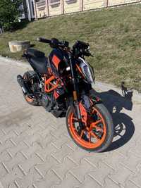 Мотоцикл KTM Duke 390 2022