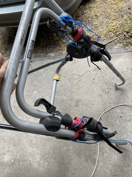 Bagaznik na klapę dwa rowery Hossa