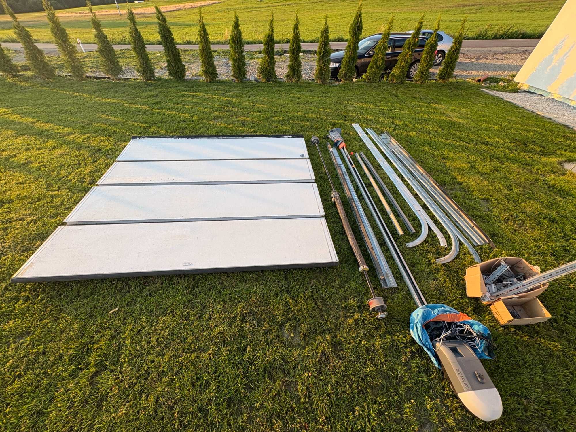 Brama segmentowa 2,4x2,1m z automatem ocieplana