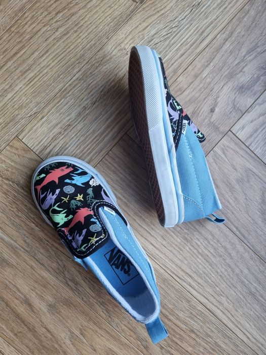 Buty Vans chłopięce w rekiny świecące