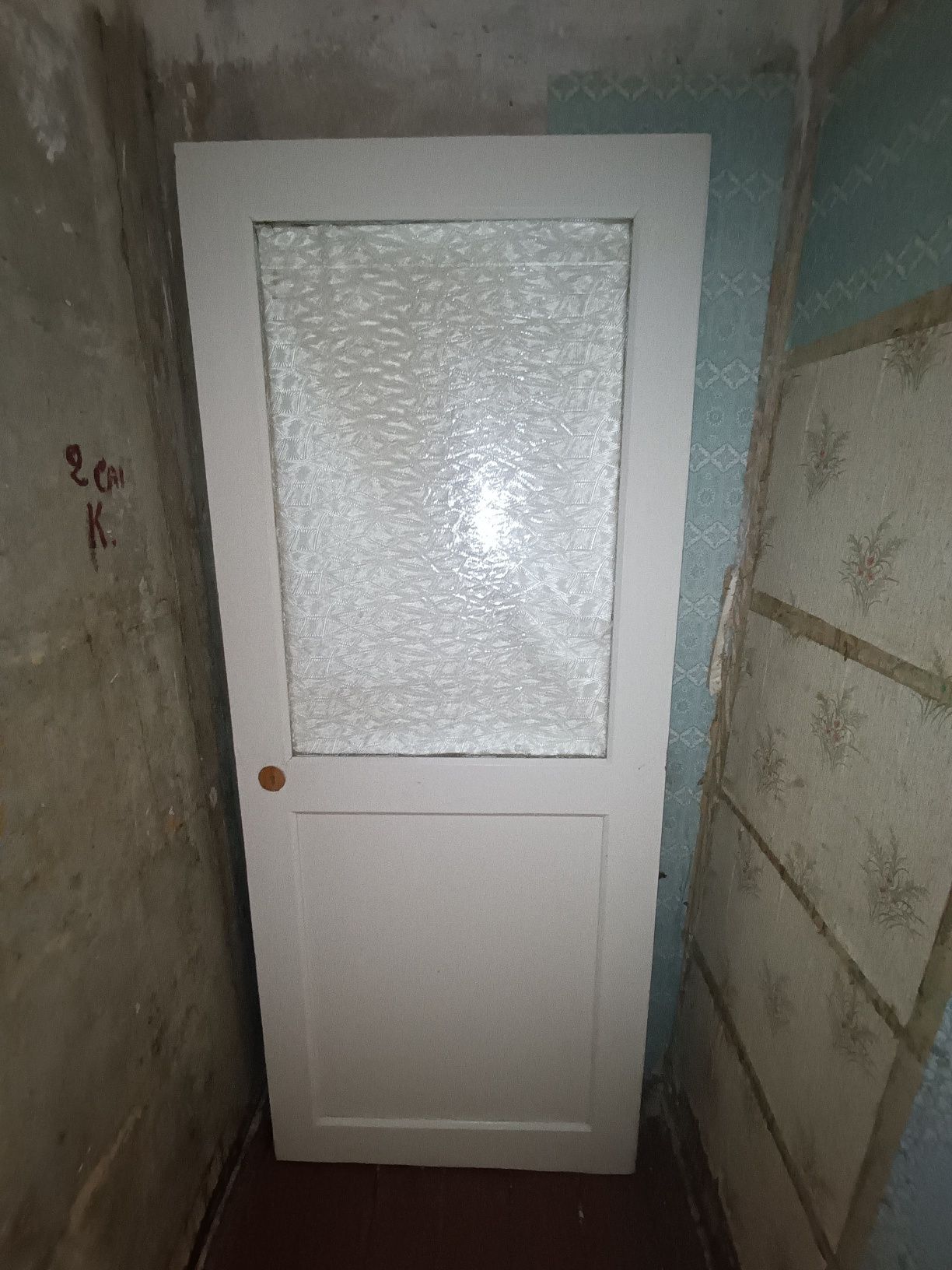Продам двери межкомнатные по 100грн