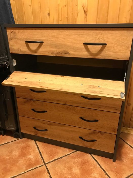 Prawie nowa szafka na buty