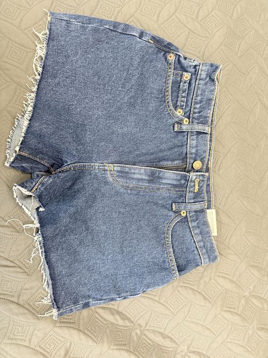 Джинсові шорти Victoria’s Secret