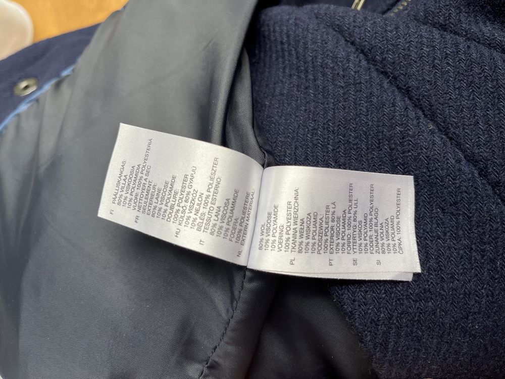 Granatowy płaszczyk wełniany 80% wełna H&M 34 xs, po pralni