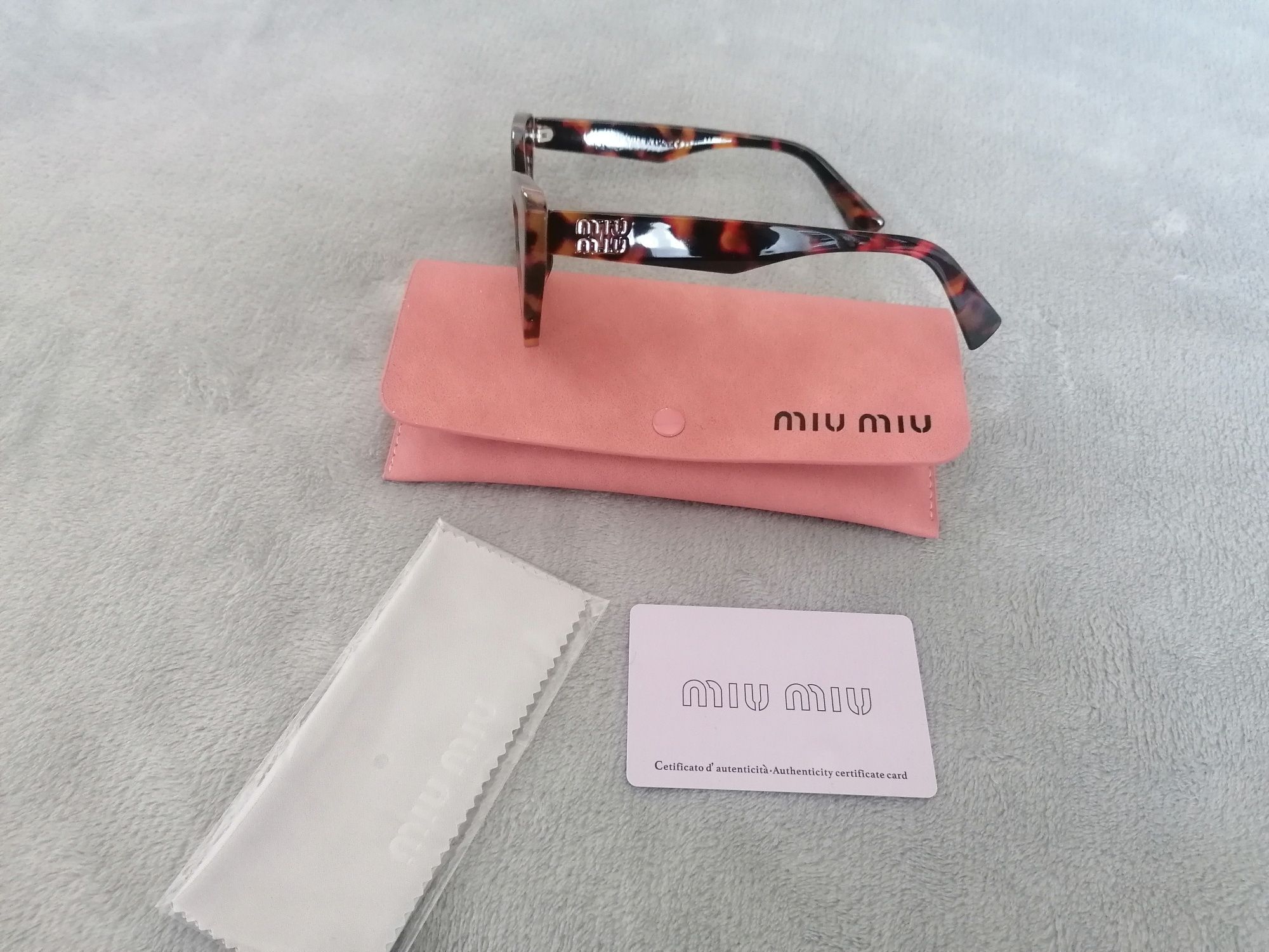 Oculos de sol Miu Miu