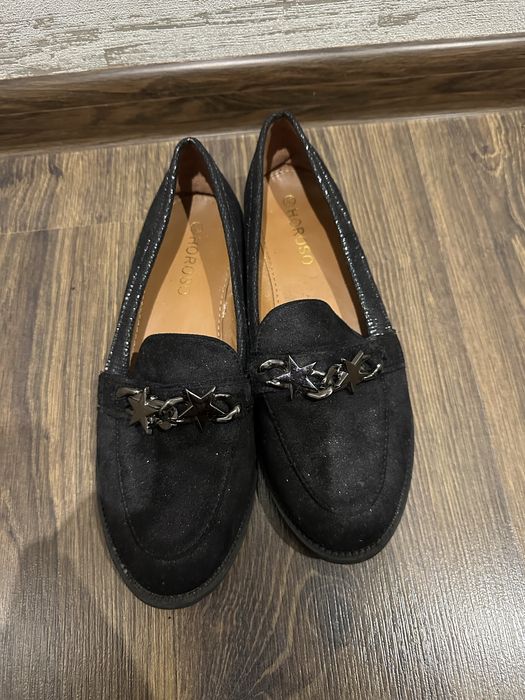 Лофери чорного кольору