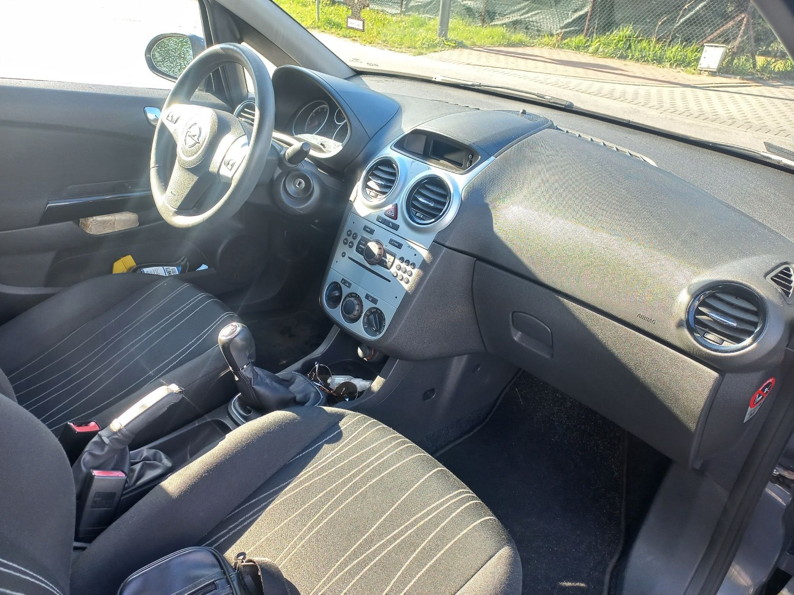 Opel Corsa D 1,2 benzyna 4 drzwi