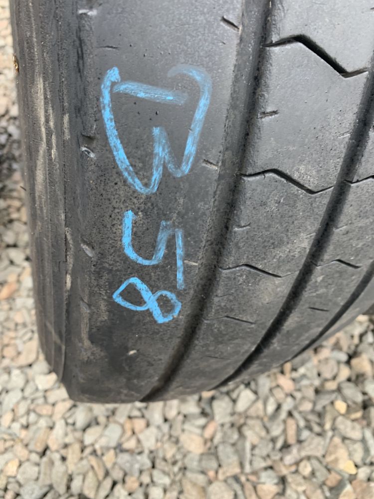 B58. 245/70/17,5 Dunlop SP346