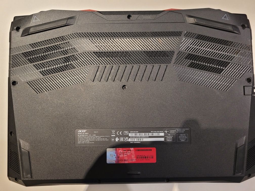 Acer Nitro 5 gtx 1650Ti 144hz 16gb ram