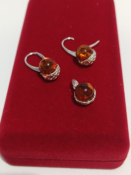 Srebrny komplet kolczyki wisiorek żołędzie z koniakowym bursztynem,925