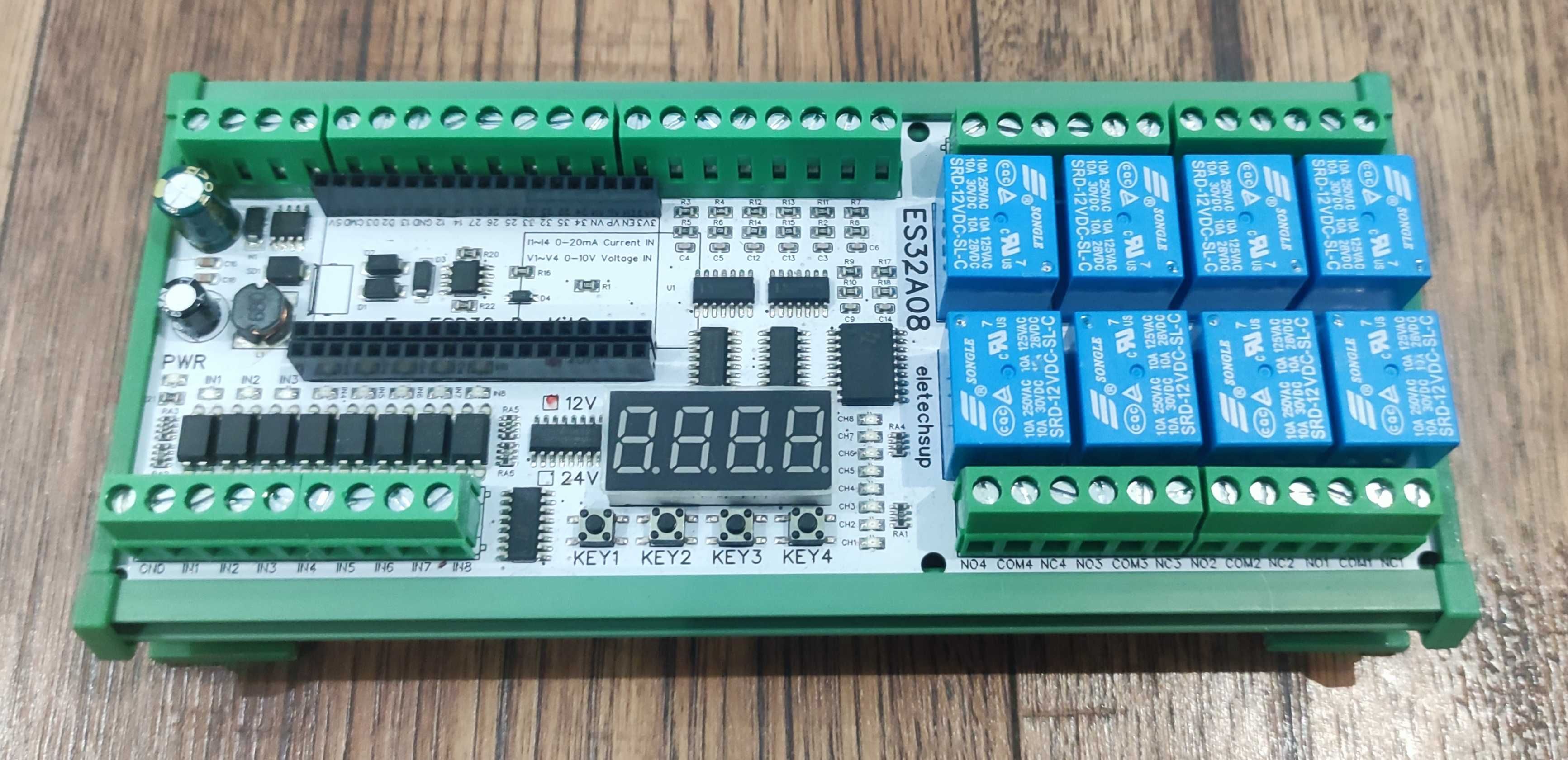Karta rozszerzeń ESP 32 8AI-8DI-8DO w obudowie DIN