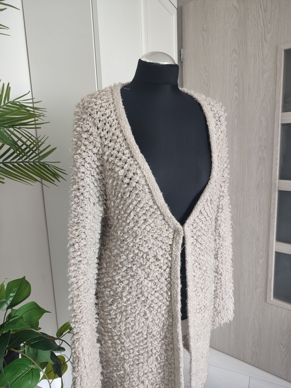 Długi sweter Boho gruby beżowy kremowy damski oversize rozmiar 40 L