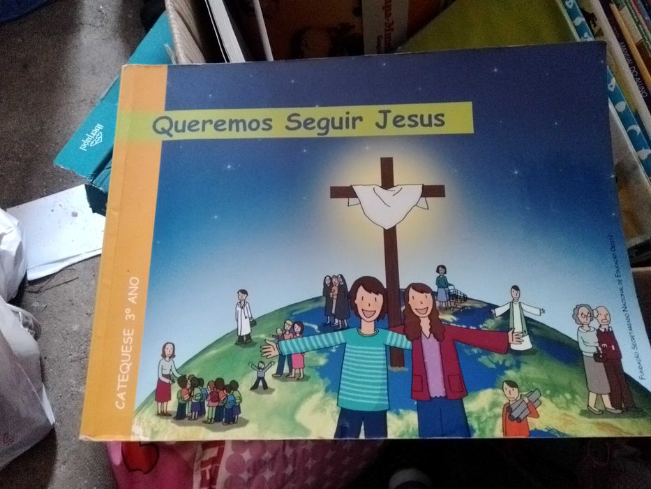 Livro de Catequese 1º e 3º ano