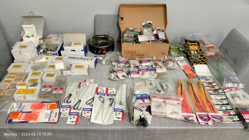 Vários utensílios para pesca