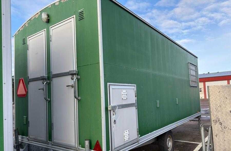 Mobilna przyczepa socjalno-brygadowa - barakowóz, brygadówka