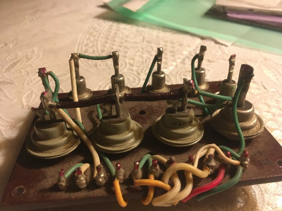 Диоды КД-202,  Д-232, симисторы КУ-208, радиаторы советские б.у.