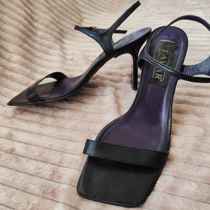 Sandálias pretas salto alto 38