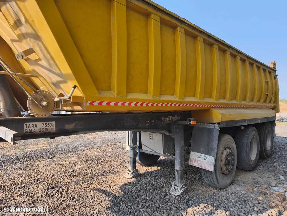 Semi reboque basculante Lecitrailer  (transporte de terras)