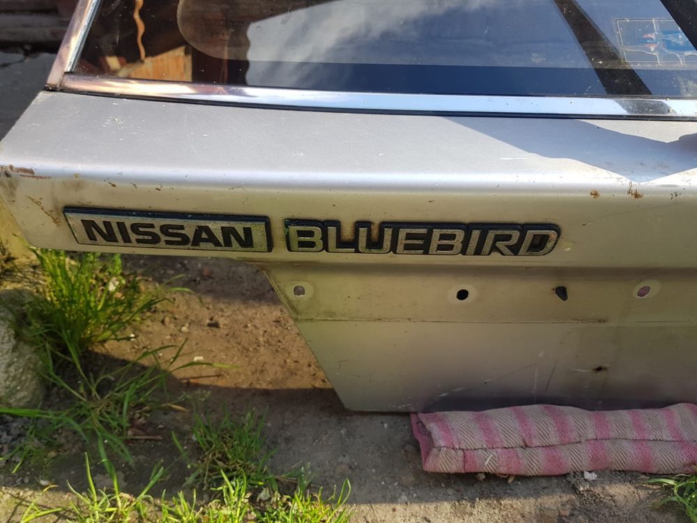 Продам кришку багажника Nissan Bluebird 1986