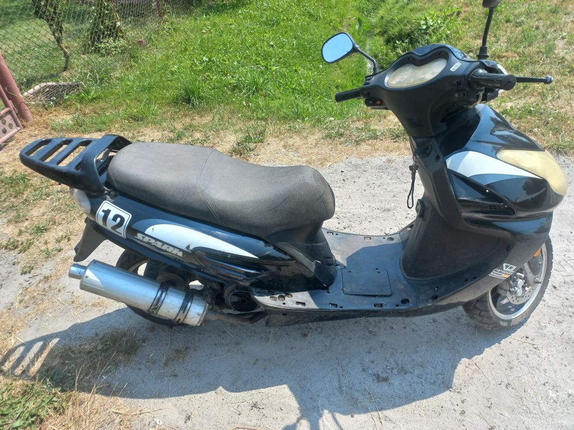 Продаю скутер спарк