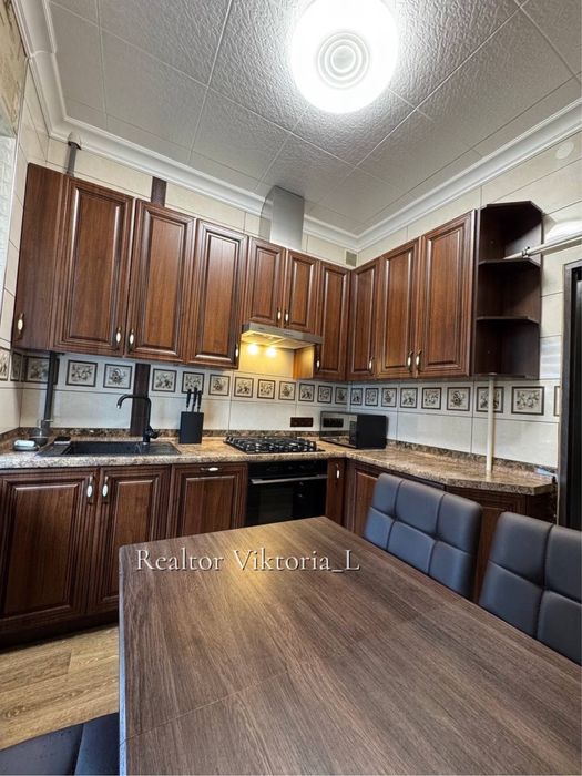 Продам Затишну 3-х кім. квартиру 66.5 м2 на вул. Богомаза