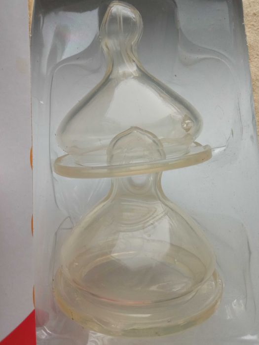 Продам пляшечки для годування