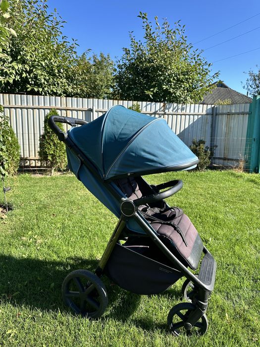 Прогулянкова коляска Carrello Bravo Plus