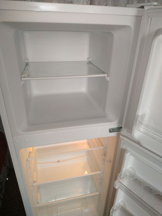 Холодильник компактный Elenberg MRF-146-O