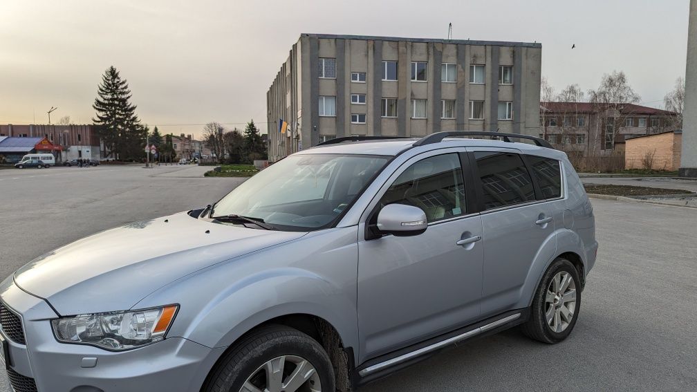 Mitsubishi Outlander, 2012, 4×4, 7 місць, дизель