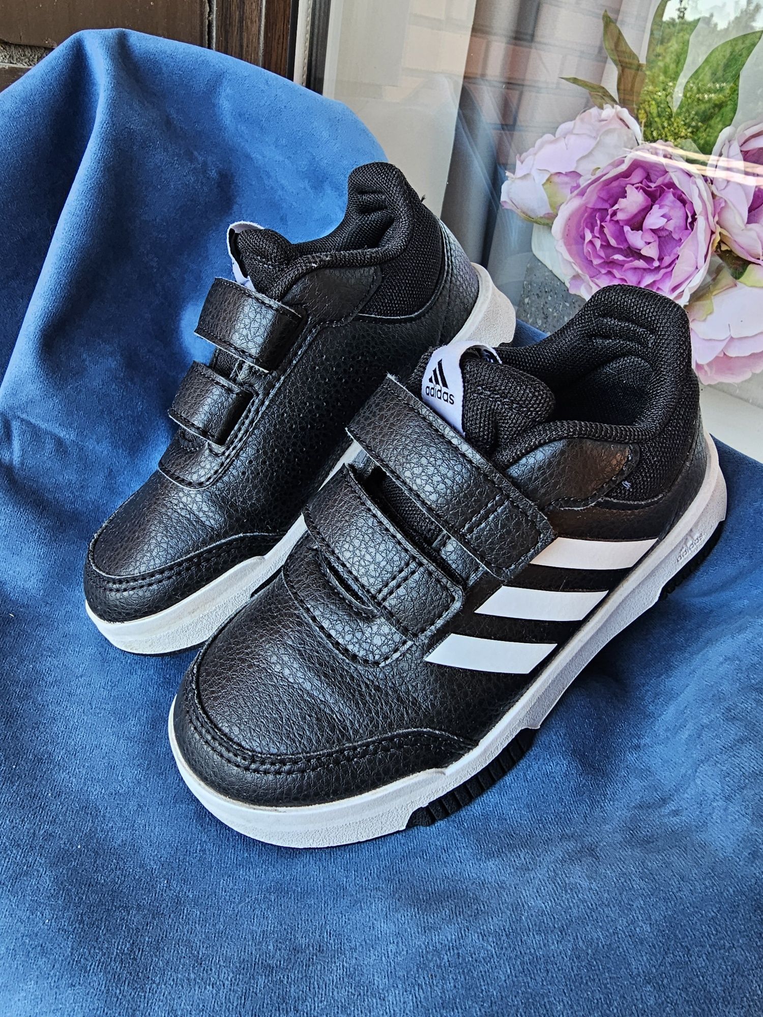 Кроссовки adidas, оригинал, 29 размер на ногу 18,5 см