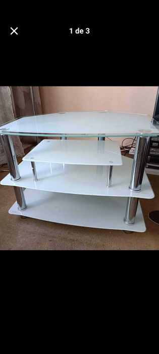 Mesa de TV. Impecável. Como nova. Vidro temperado. Mta arrumação.50€