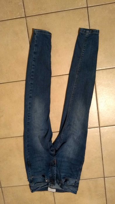 Jeansy z wysokim stanem