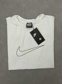 T-Shirt Nike branca tamanho L