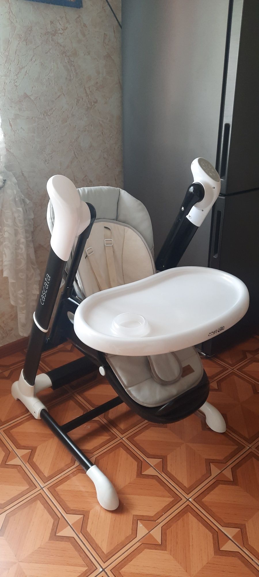Стілець гойдалка для годування. Carrello Cascata
