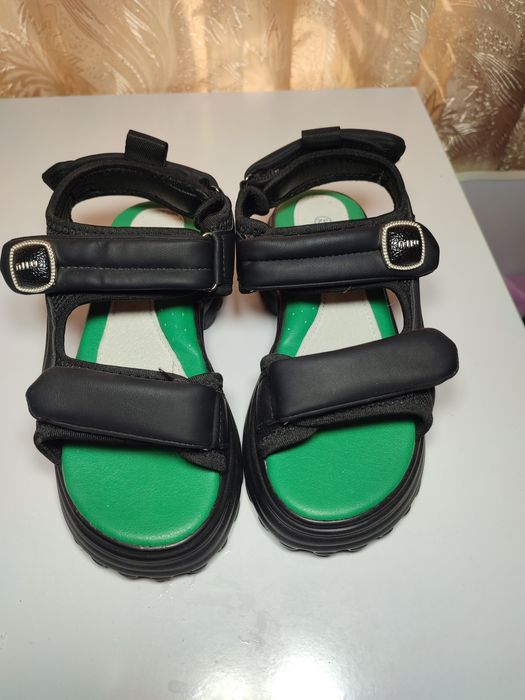 Босоніжки для дівчинки