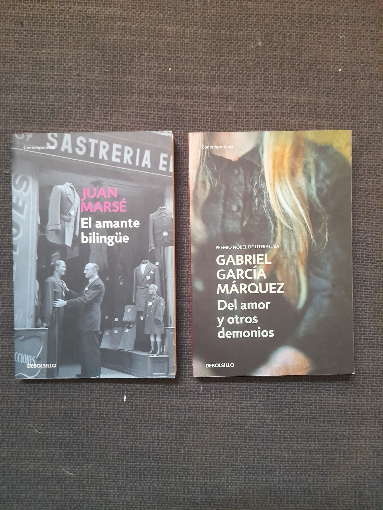 Livros em inglês e espanhol
