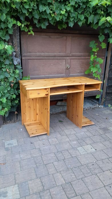 Sosnowe biurko lakierowana, lite drewno