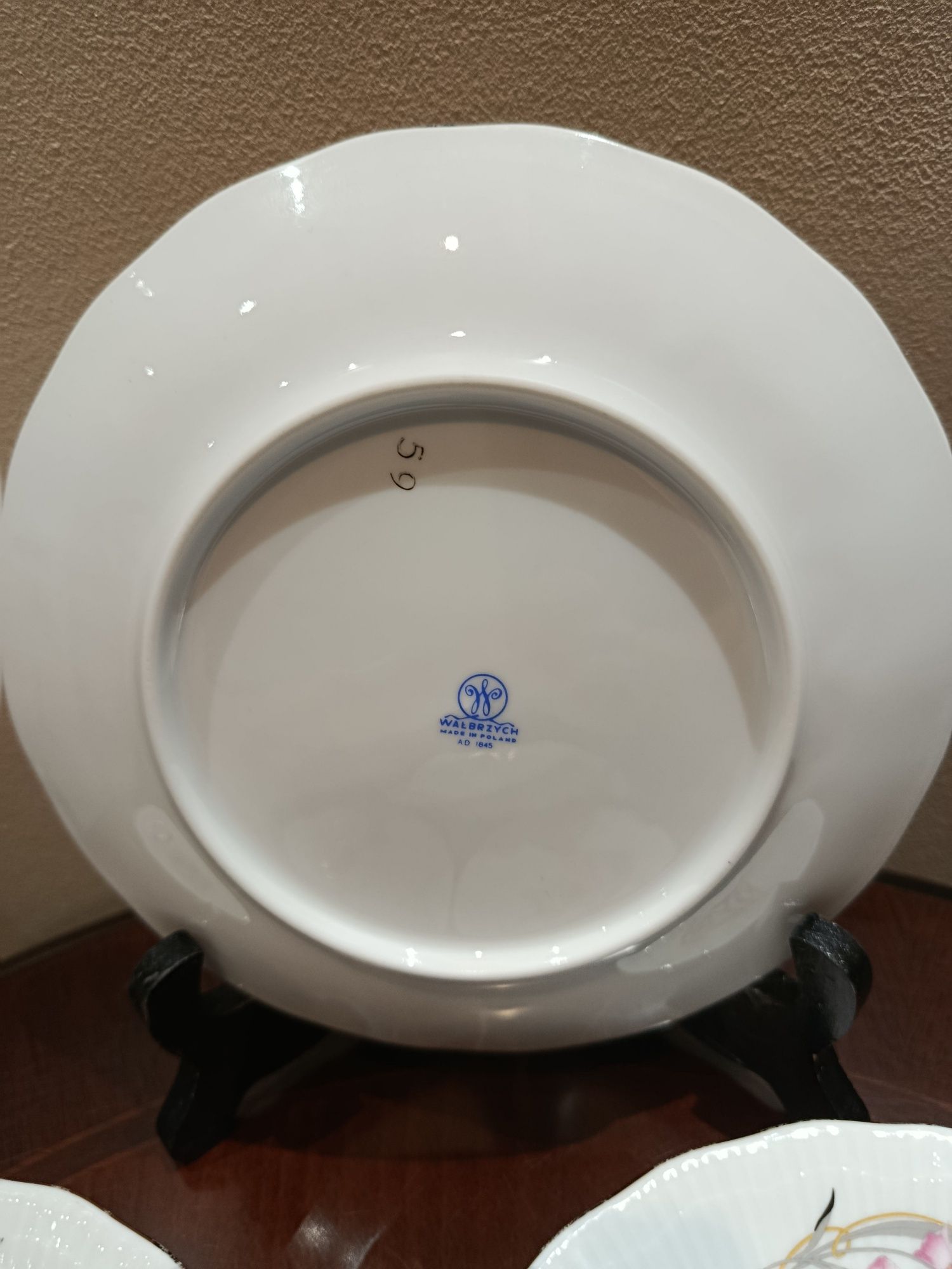 Śliczny stary zestaw czterech talerzy deserowych porcelana Wałbrzych