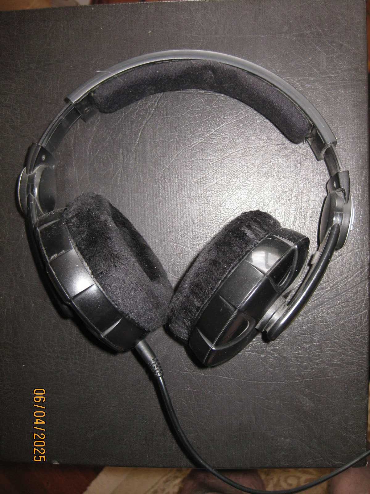 Навушники Sennheiser HD215