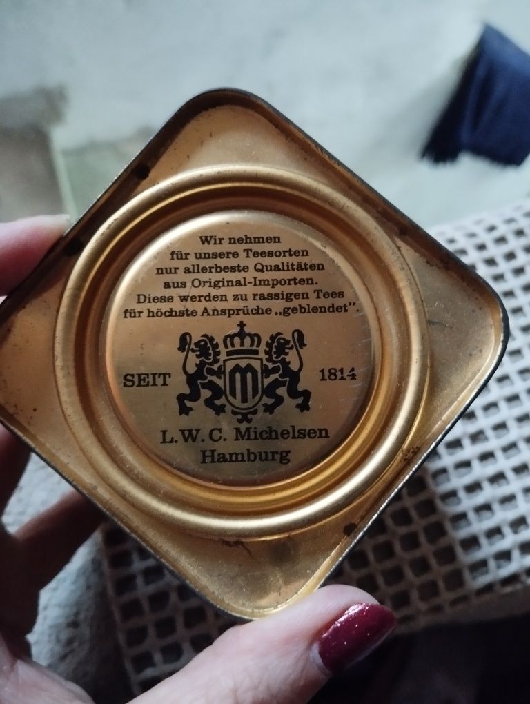 Kolekcjonerska puszka po herbacie