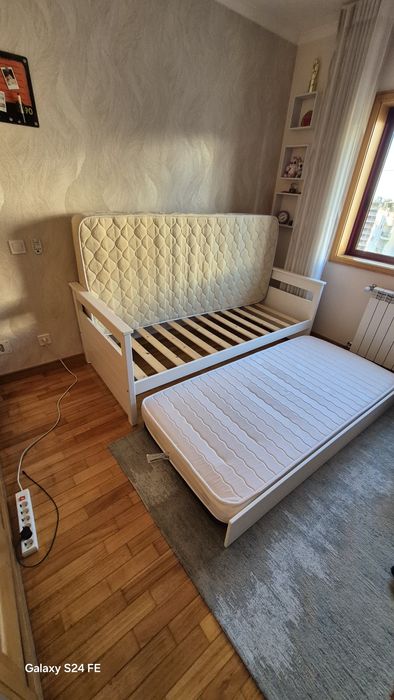 Vendo cama solteiro tipo estúdio com dois colchões