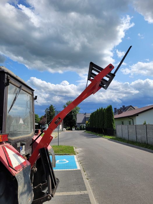 Ładowacz na tył ciągnika Podnośnik z łychą do ziemi widły do obornika