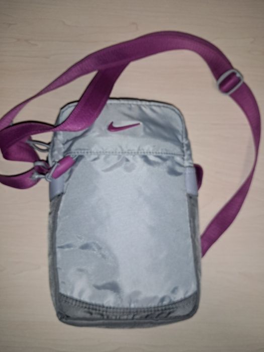 Сумочка Nike хороший подарунок для жінок