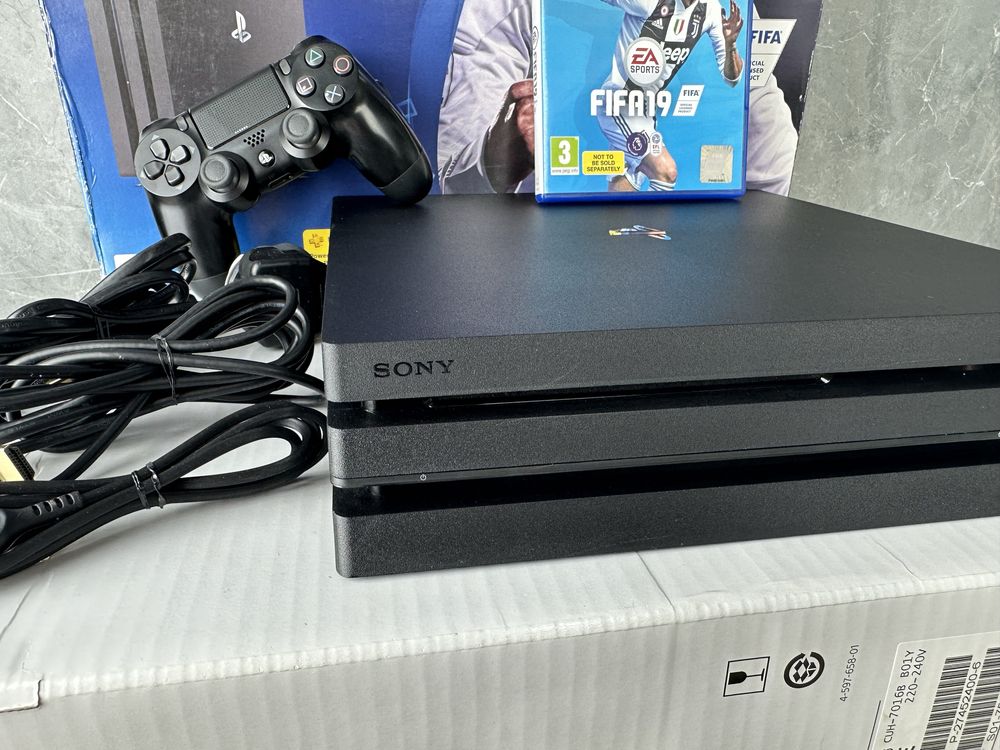 Консоль Sony PlayStation 4 Pro 1tb 3 ревізія 1 джойстик + гра