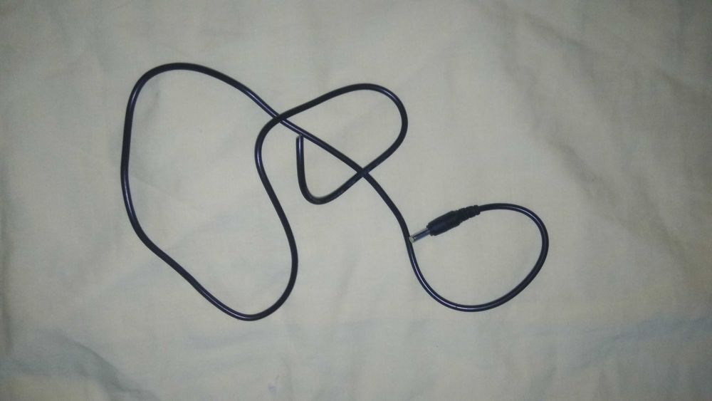 ЛОТ: різні перехідники, кабелі, конектори.