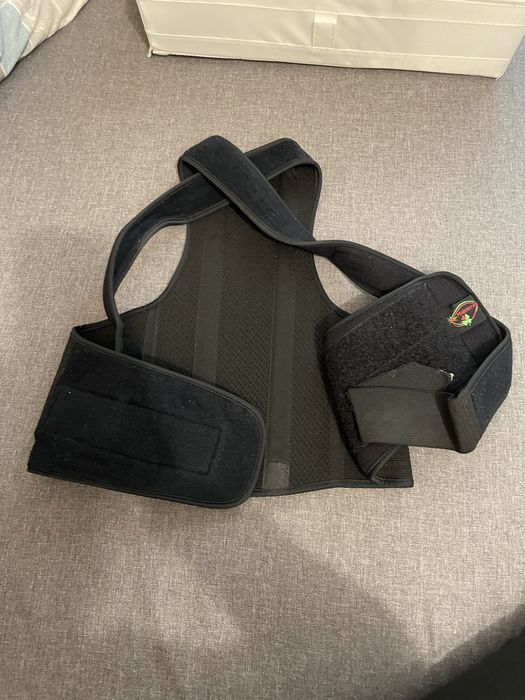 Продам корсет для спины с металическими пластинами