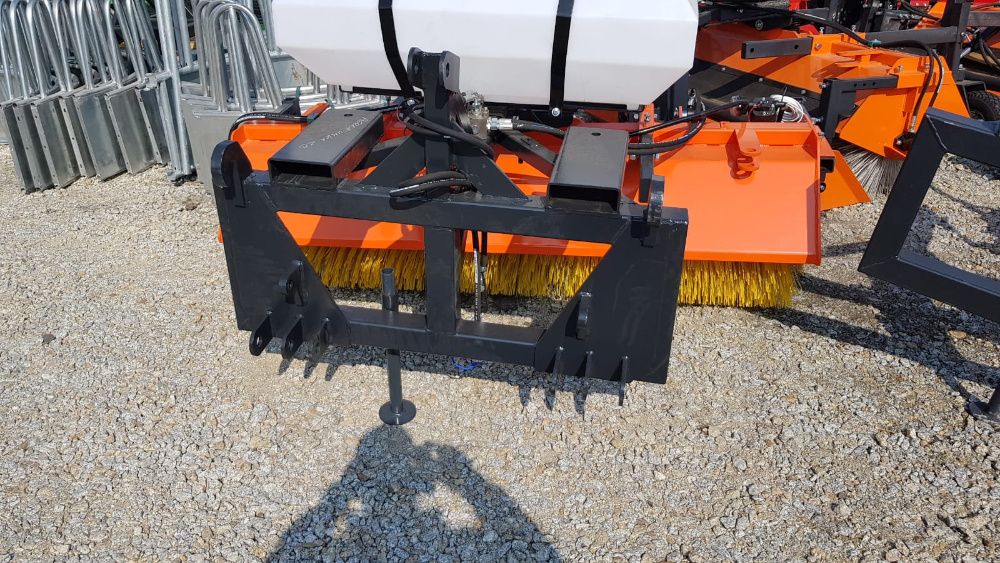 Zamiatarka 2,4m hydrauliczna szczotka dowóz metal technik