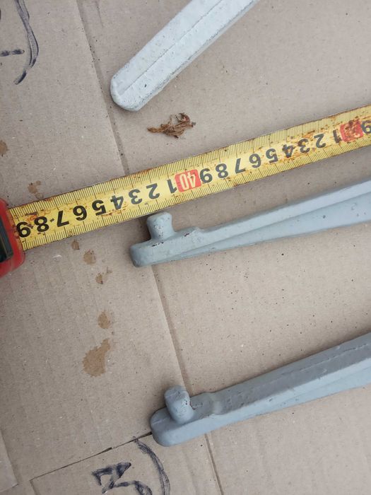 Кронштейн металлический(32см,35см,42см) для крепления умывальника