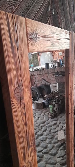 Lustro stare drewno.