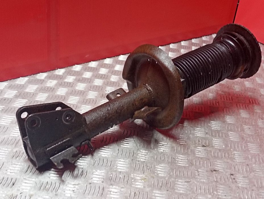 Стойка передня Рено Мастер 3 ліва права стійка амортизатора Master 3